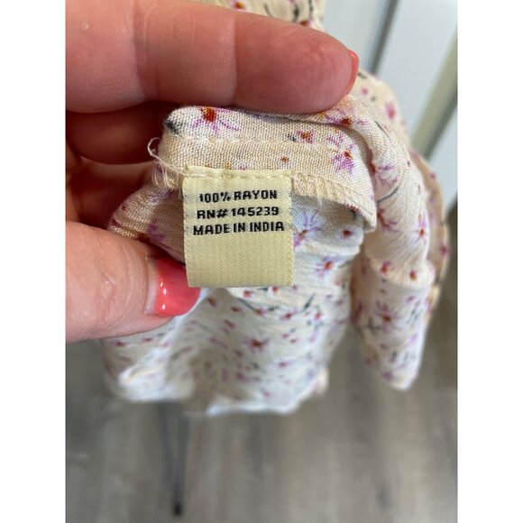 Sim and Sam Cream Floral V Neck Cap Sleeve Hi Lo Blouse Top Sz S - Picture 7 of 8